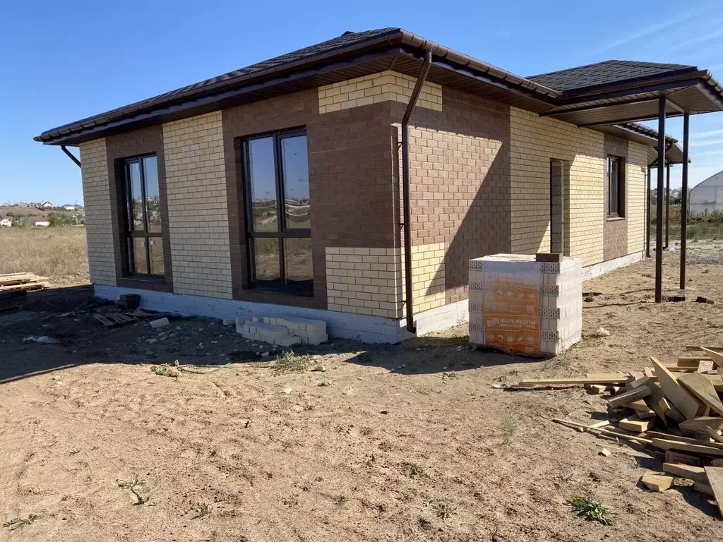 Дом в Волгоградская область, Средняя Ахтуба рп ул. Пойменная (80 м) - Фото 1