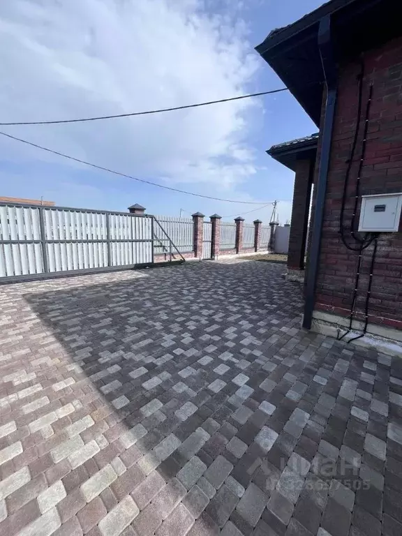 Дом в Краснодарский край, Динской район, с. Красносельское  (100 м) - Фото 2