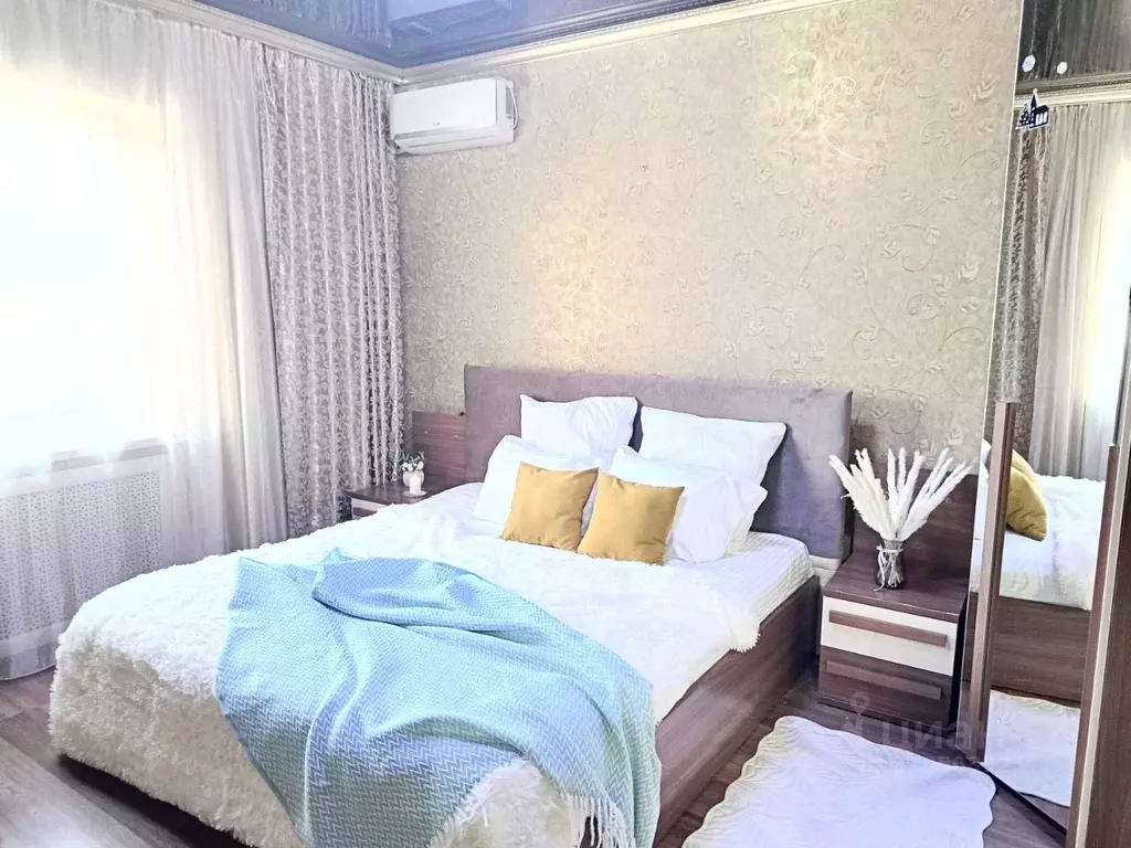 2-к кв. Астраханская область, Астрахань ул. Куликова, 85к2 (67.0 м) - Фото 0