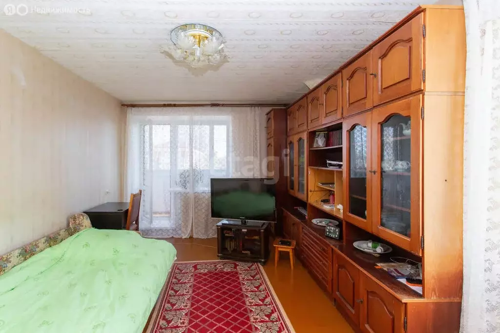 3-комнатная квартира: Тобольск, 4-й микрорайон, 13 (74 м) - Фото 0