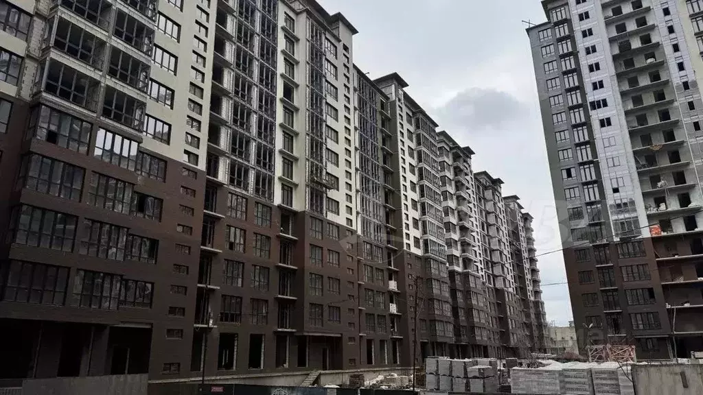 2-к кв. Дагестан, Махачкала ул. Генерала Омарова, 1 (86.98 м) - Фото 1