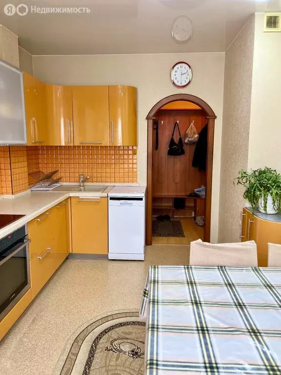 4-комнатная квартира: Красноярск, Взлётная улица, 38 (79.5 м) - Фото 0