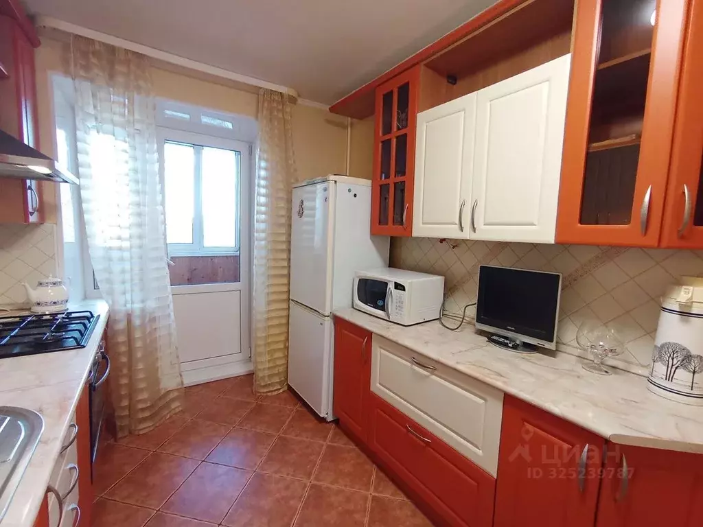 3-к кв. Башкортостан, Уфа Российская ул., 45 (80.0 м) - Фото 2