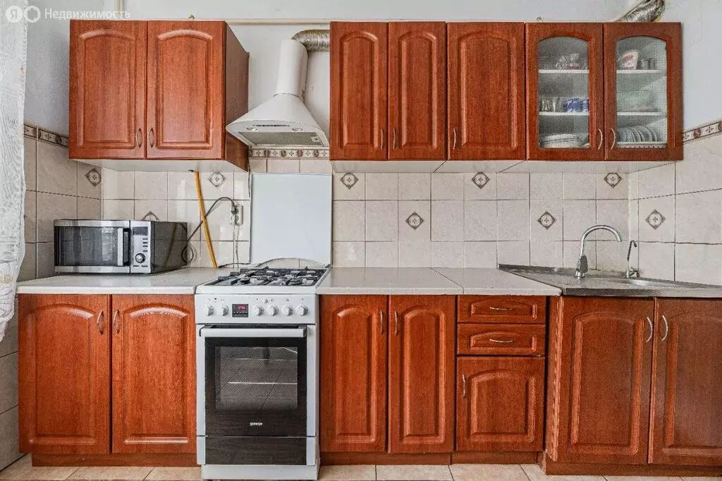 3-комнатная квартира: Пионерский, Октябрьская улица, 3 (58 м) - Фото 1