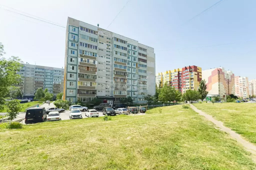 3-к кв. Ульяновская область, Ульяновск ул. Репина, 45 (64.1 м) - Фото 0