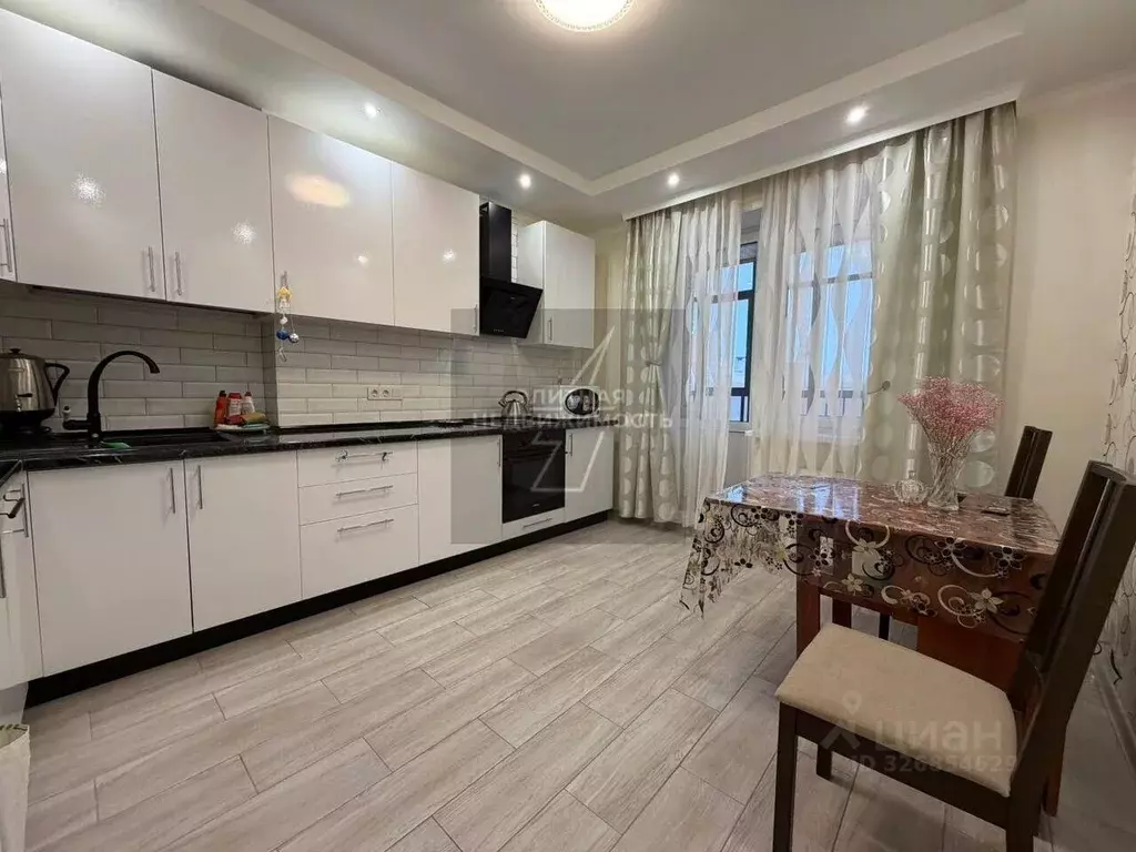 1-к кв. Татарстан, Казань ул. Баки Урманче, 5 (43.0 м) - Фото 1