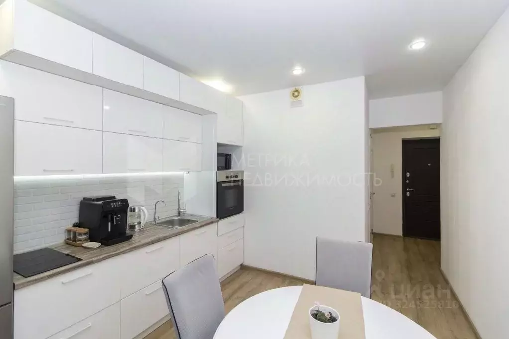 1-к кв. Тюменская область, Тюмень ул. Андрея Бушуева, 2 (34.4 м) - Фото 1