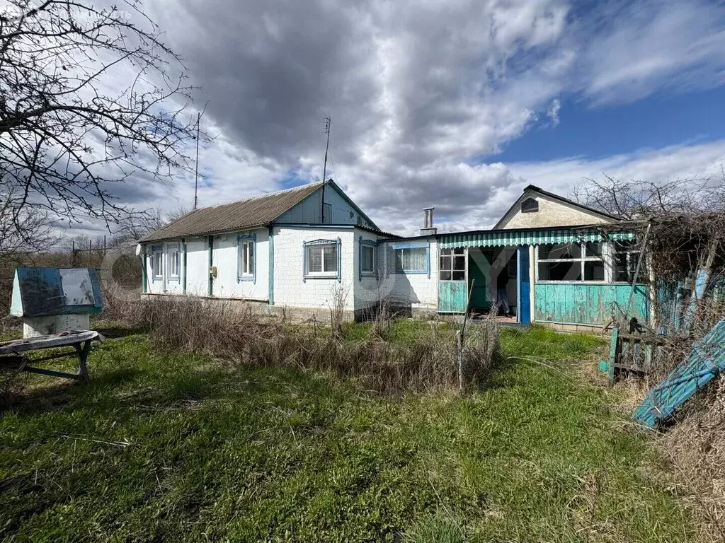 Дом в село Набережное, Железнодорожная улица, 46 (100 м) - Фото 1