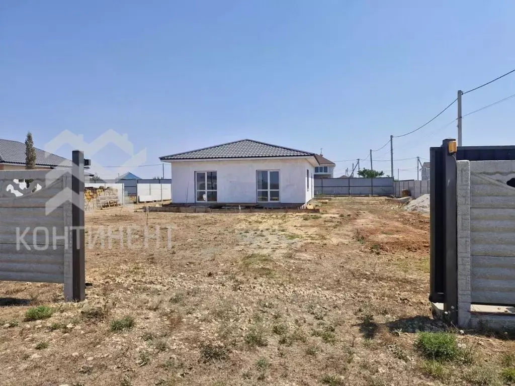 Дом в Крым, Сакский район, с. Уютное ул. Мира, 1 (76 м) - Фото 1