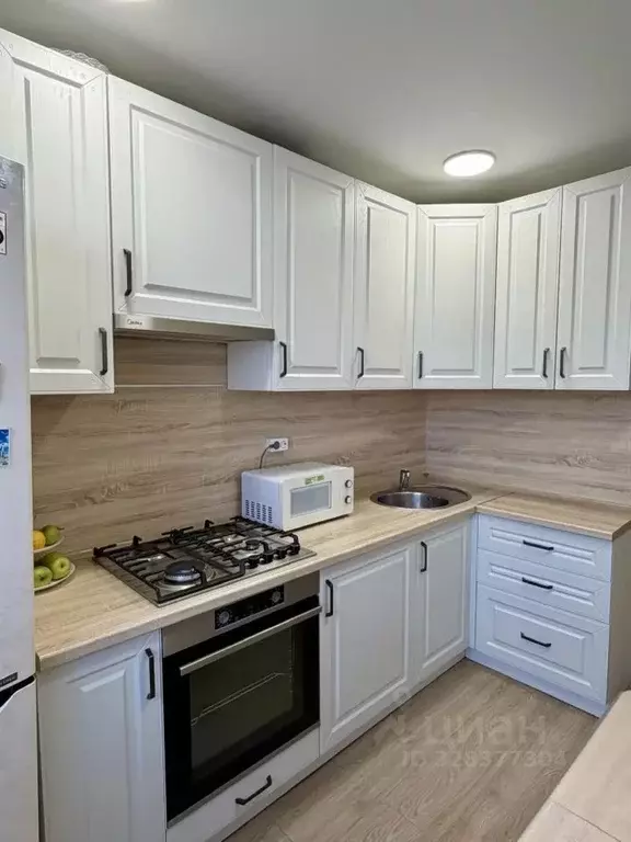 3-к кв. Башкортостан, Октябрьский 24-й мкр, 6 (63.3 м) - Фото 1