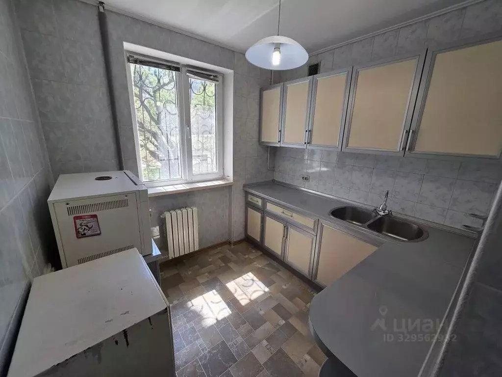 3-к кв. Севастополь пл. 50-летия СССР, 5/3 (61.4 м) - Фото 1