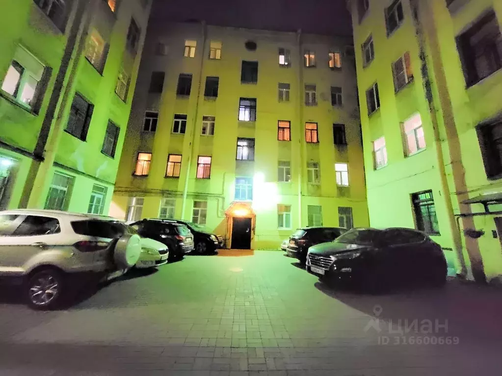 3-к кв. Санкт-Петербург Клинский просп., 21 (74.2 м) - Фото 0
