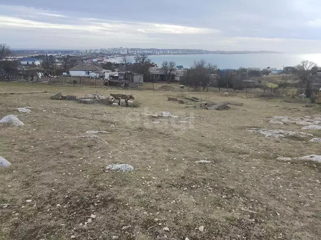 Участок в Крым, Ленинский район, с. Мысовое ул. Садовая (15.0 сот.) - Фото 1