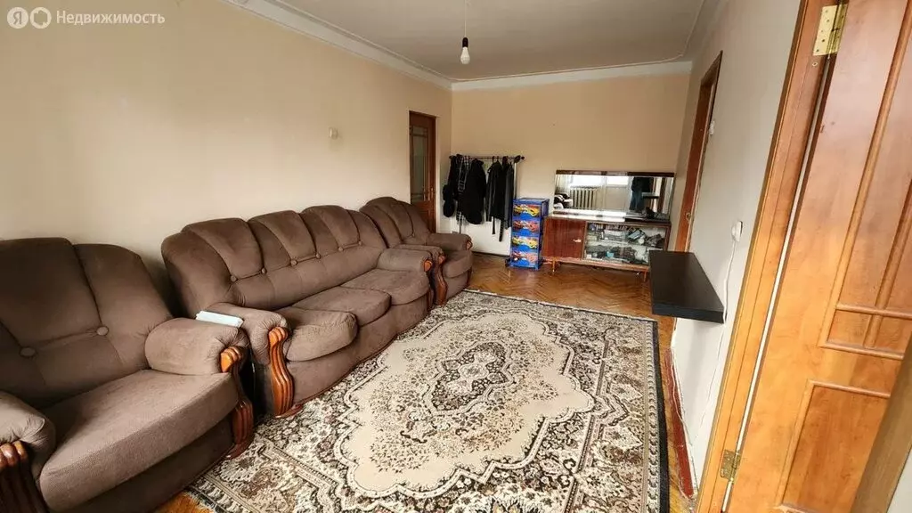 4-комнатная квартира: Нальчик, улица Ватутина, 18 (61 м) - Фото 1