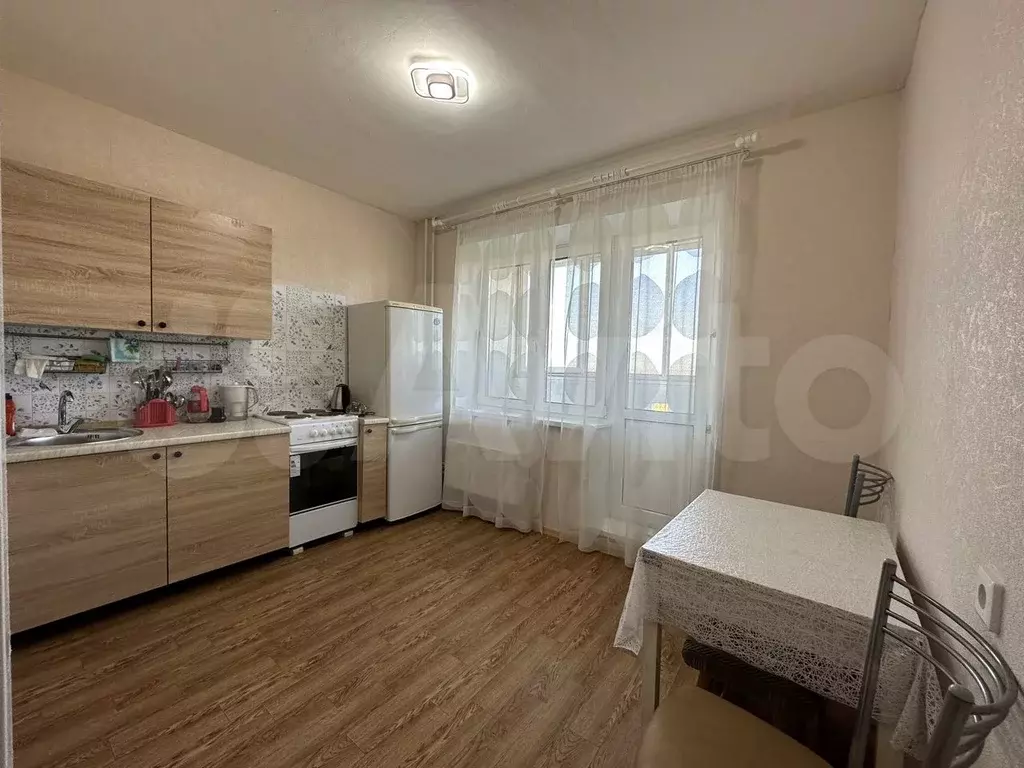 1-к. квартира, 40 м, 9/10 эт. - Фото 1