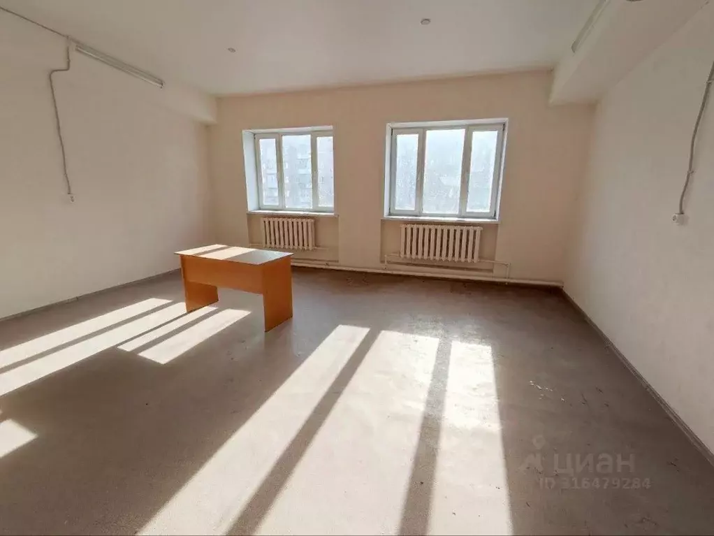 Склад в Саратовская область, Саратов Университетская ул., 36 (229 м) - Фото 1
