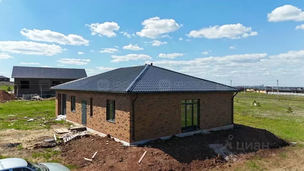 Дом в Татарстан, Тукаевский район, Малошильнинское с/пос, с. ... - Фото 1