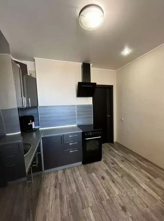 1-к кв. Омская область, Омск просп. Космический, 18Ак5 (50.0 м) - Фото 1