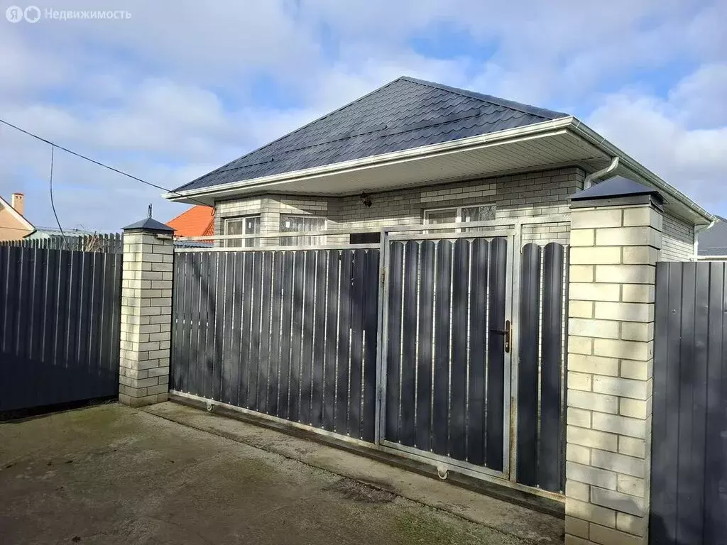 Дом в Динской район, станица Новотитаровская (95 м) - Фото 1