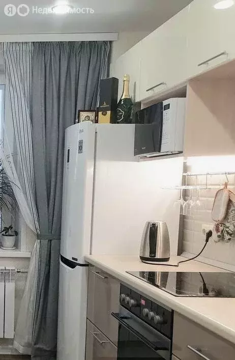 1-комнатная квартира: Тюмень, улица Николая Семёнова, 23 (42 м) - Фото 2