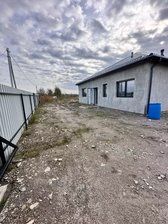 Дом в Калининградская область, Гурьевский муниципальный округ, пос. ... - Фото 1