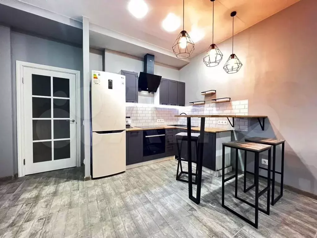 2-к. квартира, 80 м, 9/17 эт. - Фото 1