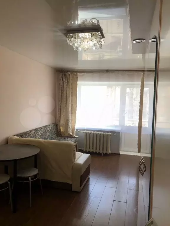 Комната 24,2 м в 6-к., 2/5 эт. - Фото 0