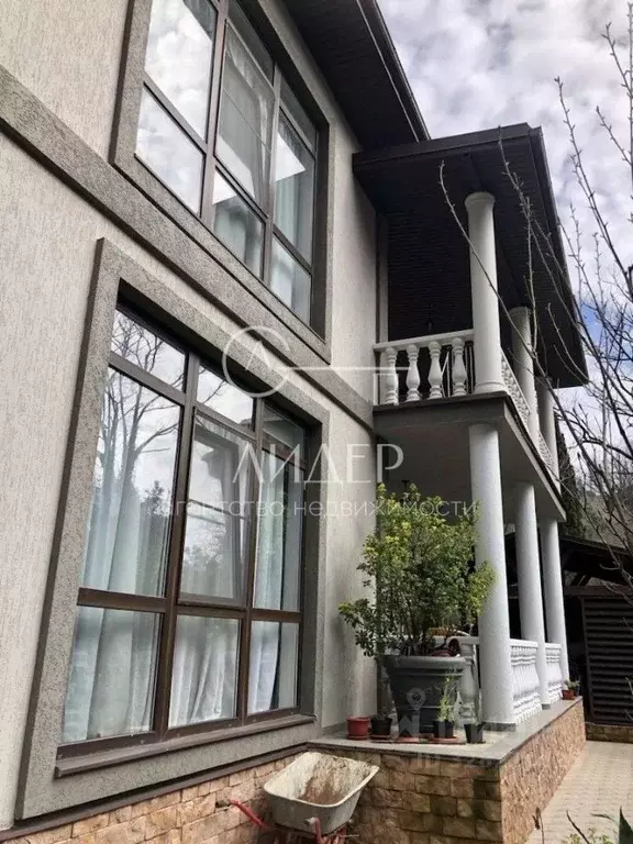 Дом в Краснодарский край, Сочи ул. Чекменева, 10/1 (257 м) - Фото 1