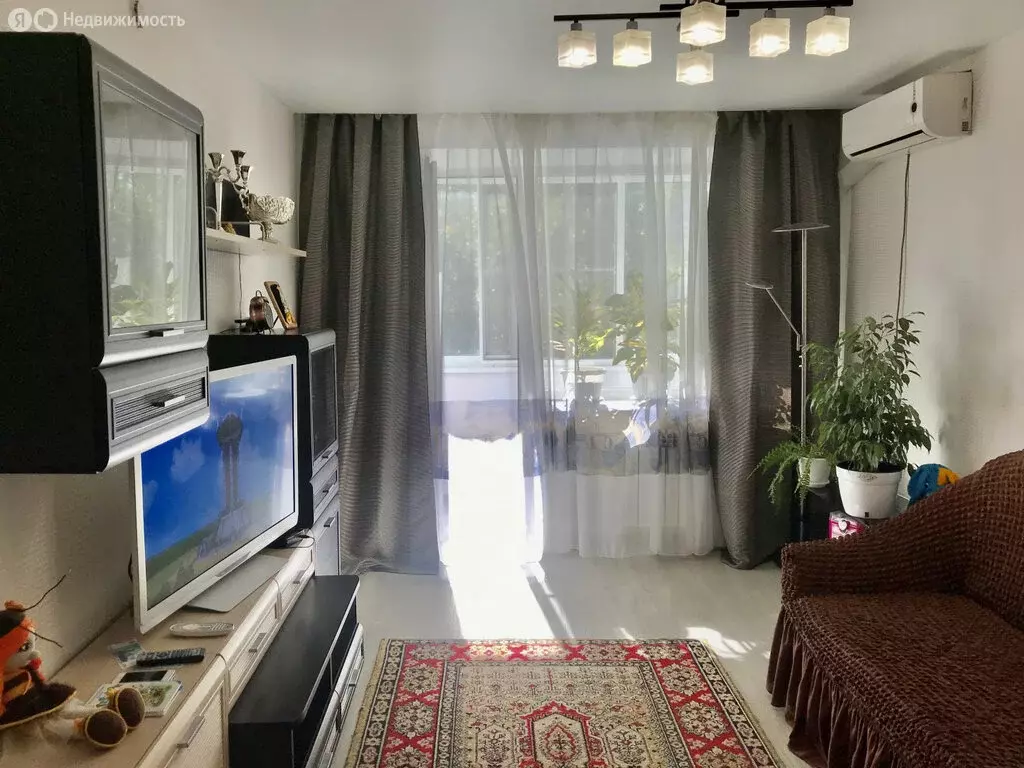 3-комнатная квартира: Киров, Московская улица, 183 (52 м) - Фото 1