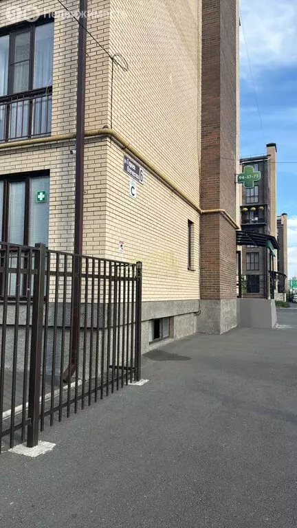 3-комнатная квартира: Владикавказ, проспект Героев Отечества, 6 (85 м) - Фото 1