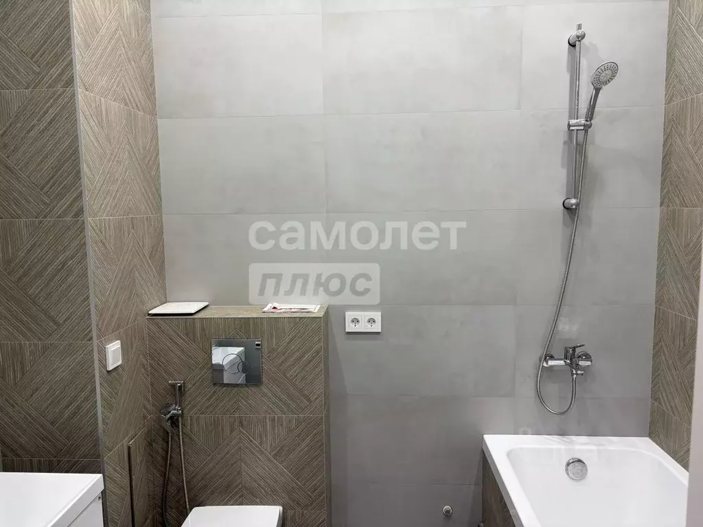 2-к кв. Вологодская область, Вологда ул. Энгельса, 71Б (67.5 м) - Фото 1
