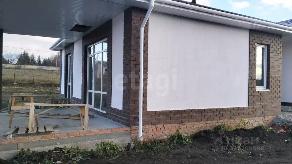 Дом в Саратовская область, с. Усть-Курдюм, 1-й мкр 37 (142 м) - Фото 1