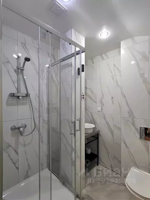 Комната Нижегородская область, Нижний Новгород ул. Стрелка, 13 - Фото 2