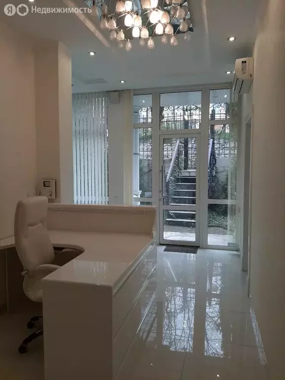 4-комнатная квартира: Ялта, улица Руданского, 17 (89 м) - Фото 1