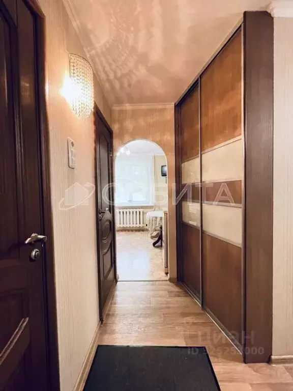 2-к кв. Тюменская область, Тюмень ул. Домостроителей, 8 (50.4 м) - Фото 2