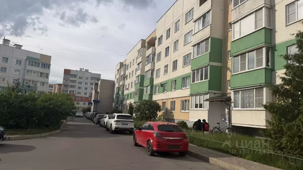 3-к кв. Новгородская область, Великий Новгород Батецкая ул., 21 (70.0 ... - Фото 1