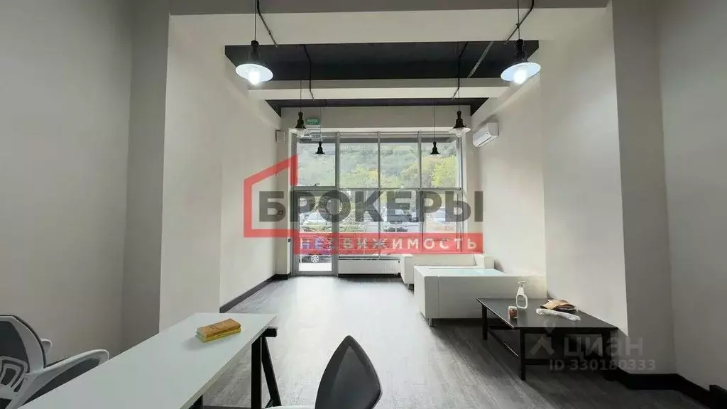 Офис в Севастополь ул. Портовая, 17 (40 м) - Фото 2