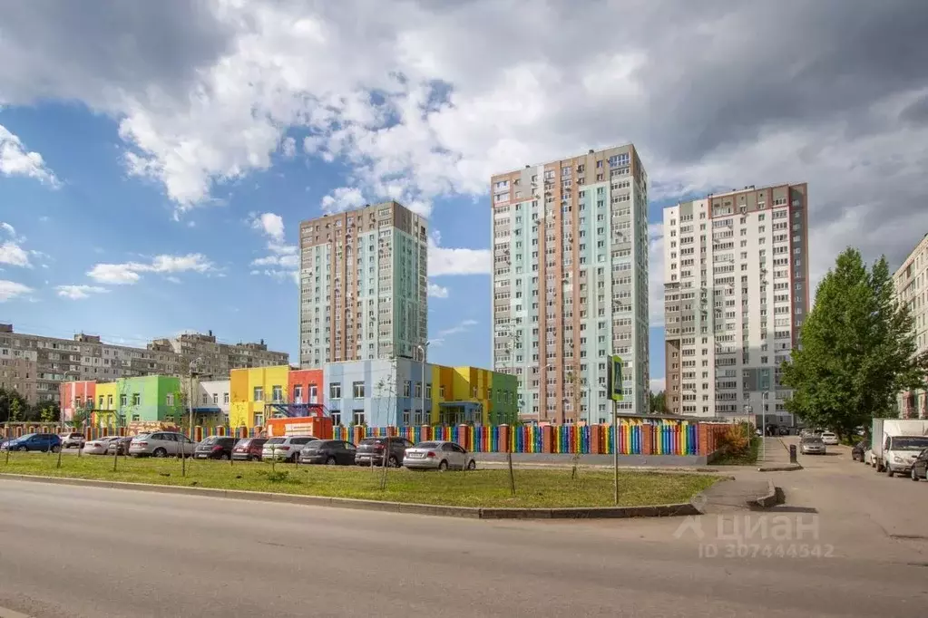3-к кв. Башкортостан, Уфа ул. Набережная реки Уфы, 11к2 (82.0 м) - Фото 0