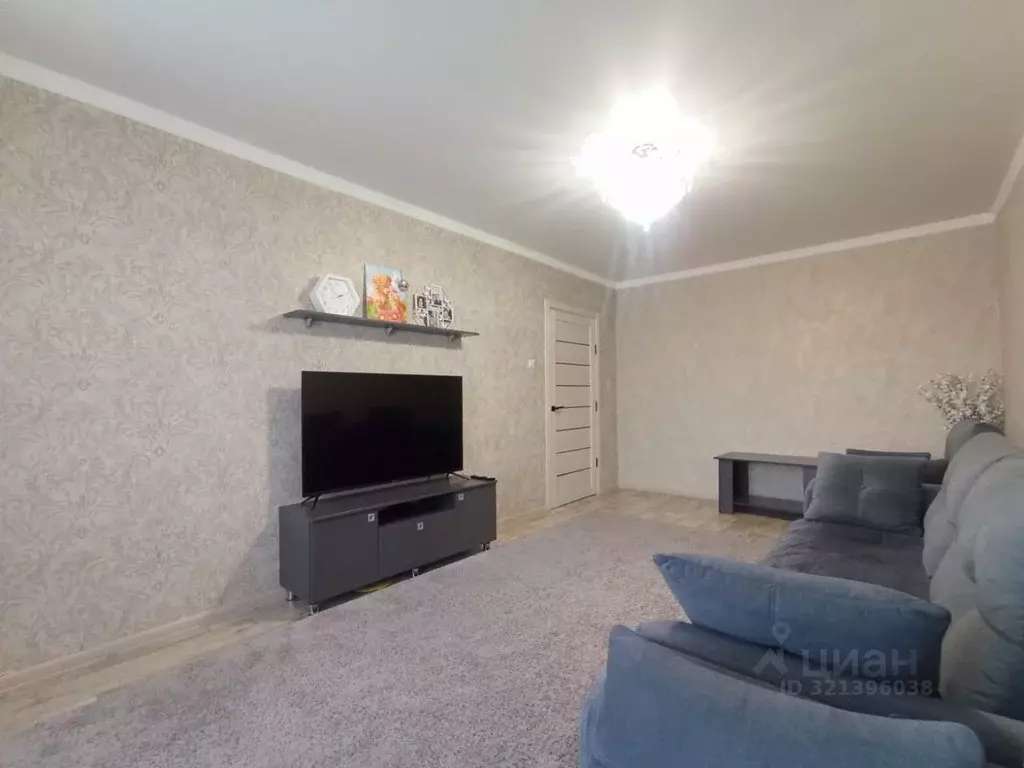 2-к кв. Астраханская область, Астрахань Хибинская ул., 45к6 (56.8 м) - Фото 0