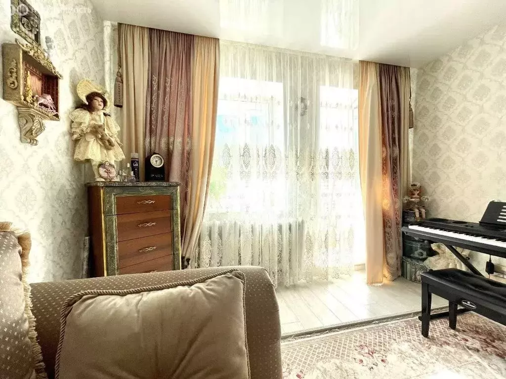 3-комнатная квартира: посёлок городского типа Медведево, Комсомольская ... - Фото 2