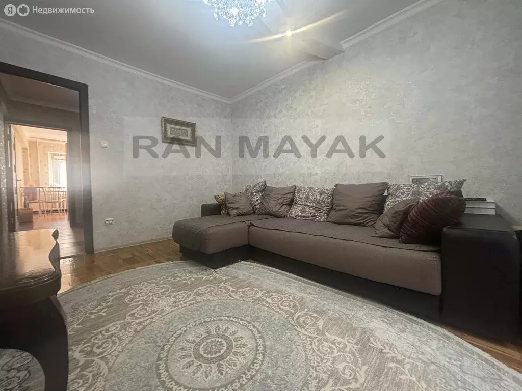 3-комнатная квартира: Майкоп, Депутатская улица, 6 (70.7 м) - Фото 0