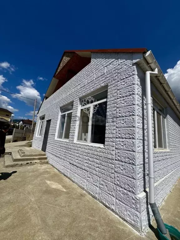 Дом в Крым, Алушта муниципальный округ, с. Лучистое пер. Волшебный ... - Фото 1