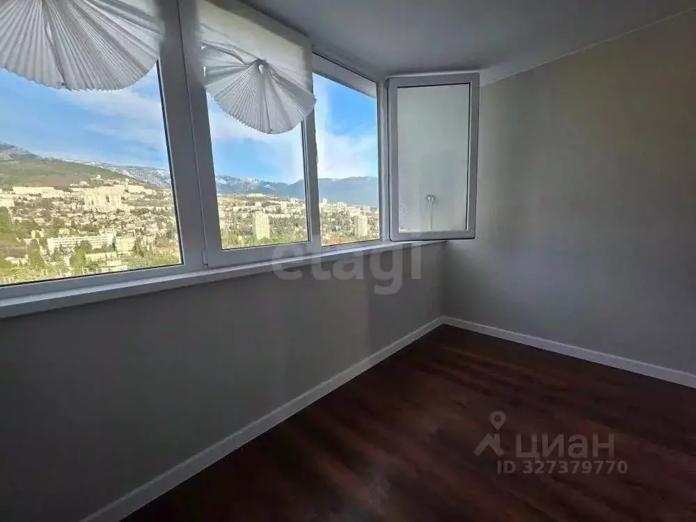 2-к кв. Крым, Ялта пер. Красноармейский, 2 (50.0 м) - Фото 1