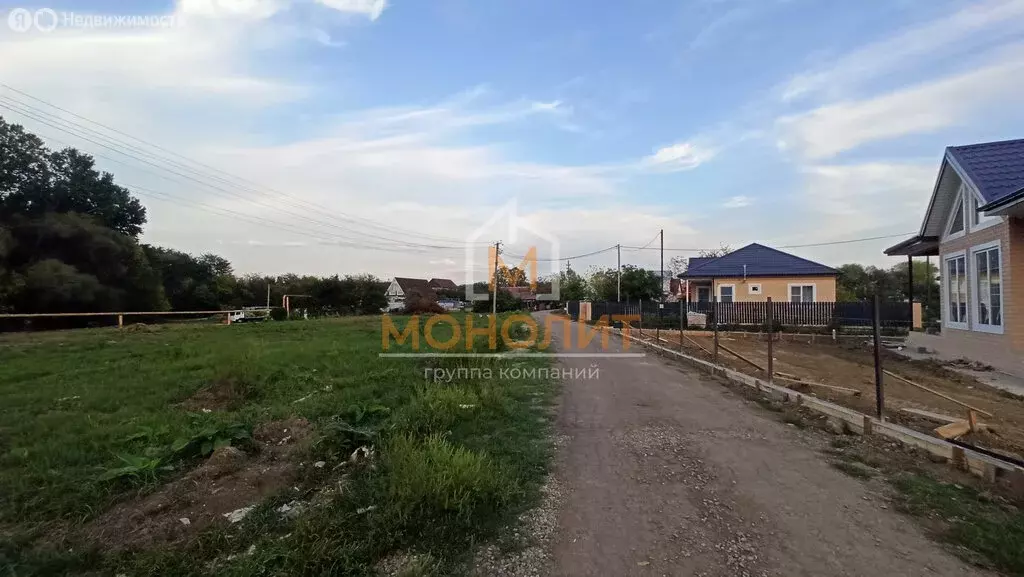 Участок в Саратовская, Парниковая улица (8.9 м) - Фото 0
