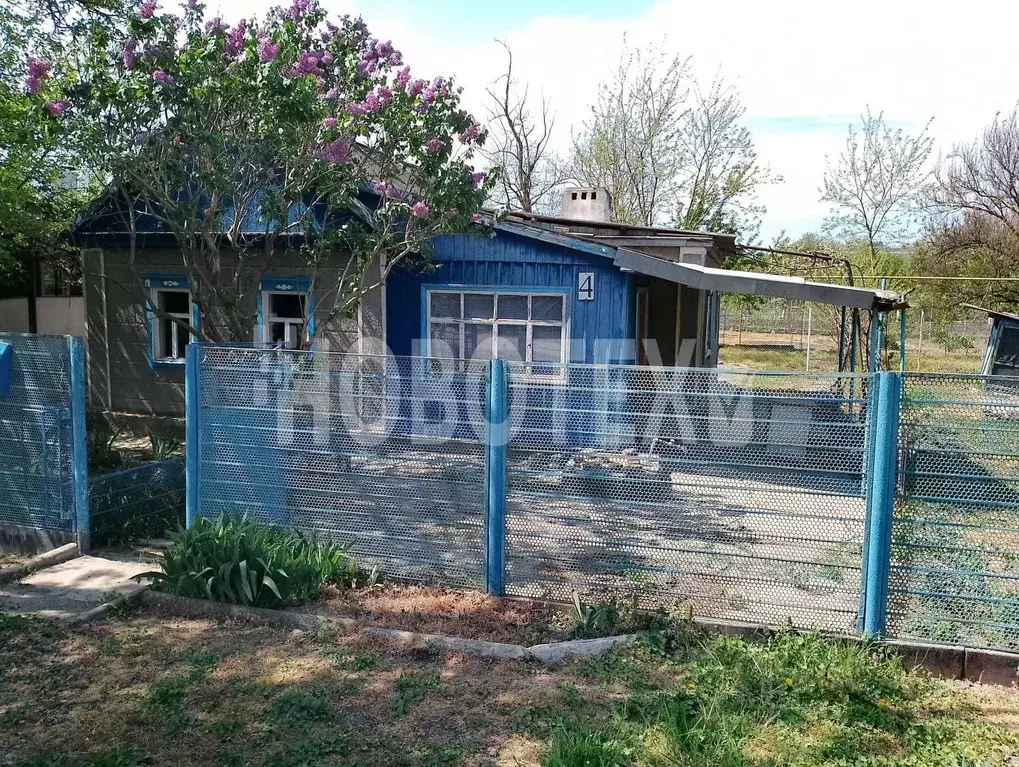 Дом в Краснодарский край, Каневская ст-ца ул. Брюховецкая, 4 (42 м) - Фото 1