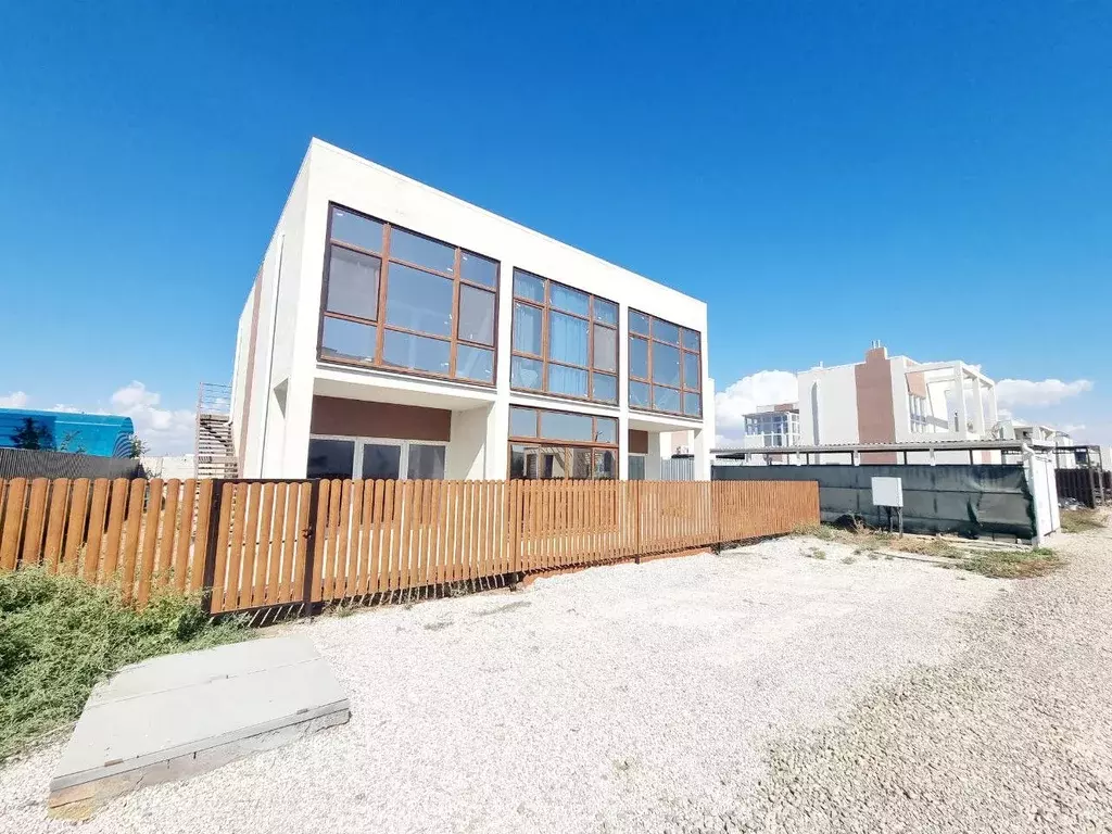 Таунхаус в Крым, Сакский район, Молочненское с/пос, Звездная Гавань кп ... - Фото 1