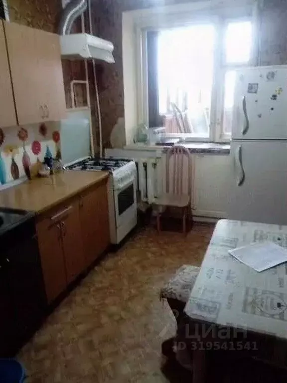4-к кв. Омская область, Омск ул. Химиков, 6к3 (80.0 м) - Фото 0