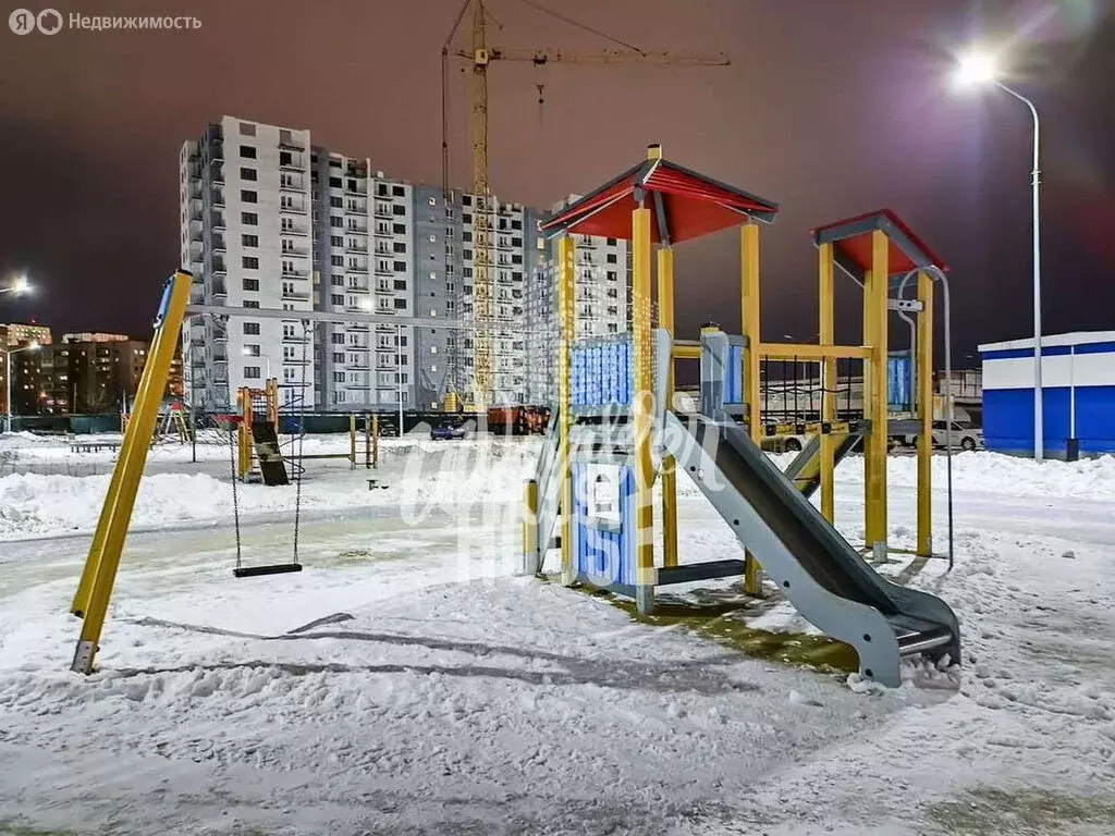 Квартира-студия: Тюмень, улица Ветеранов Труда, 9Ак4 (35.7 м) - Фото 2