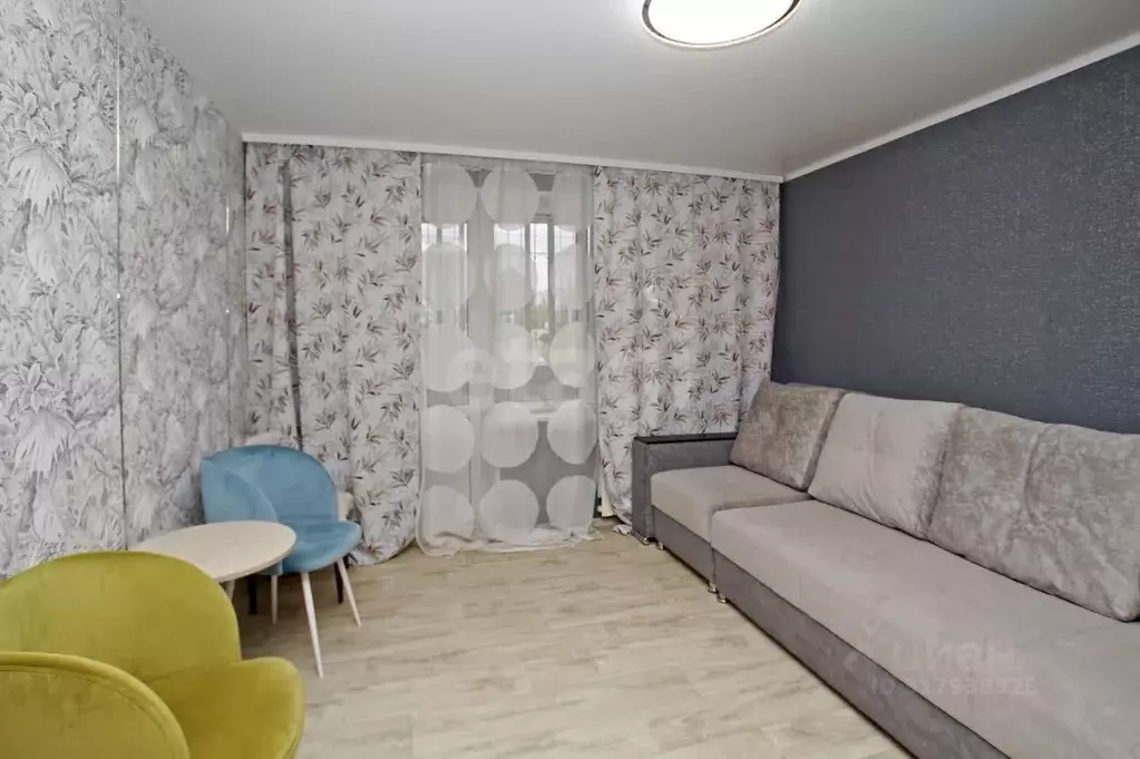 2-к кв. Омская область, Омск ул. Звездова, 101 (47.0 м) - Фото 0