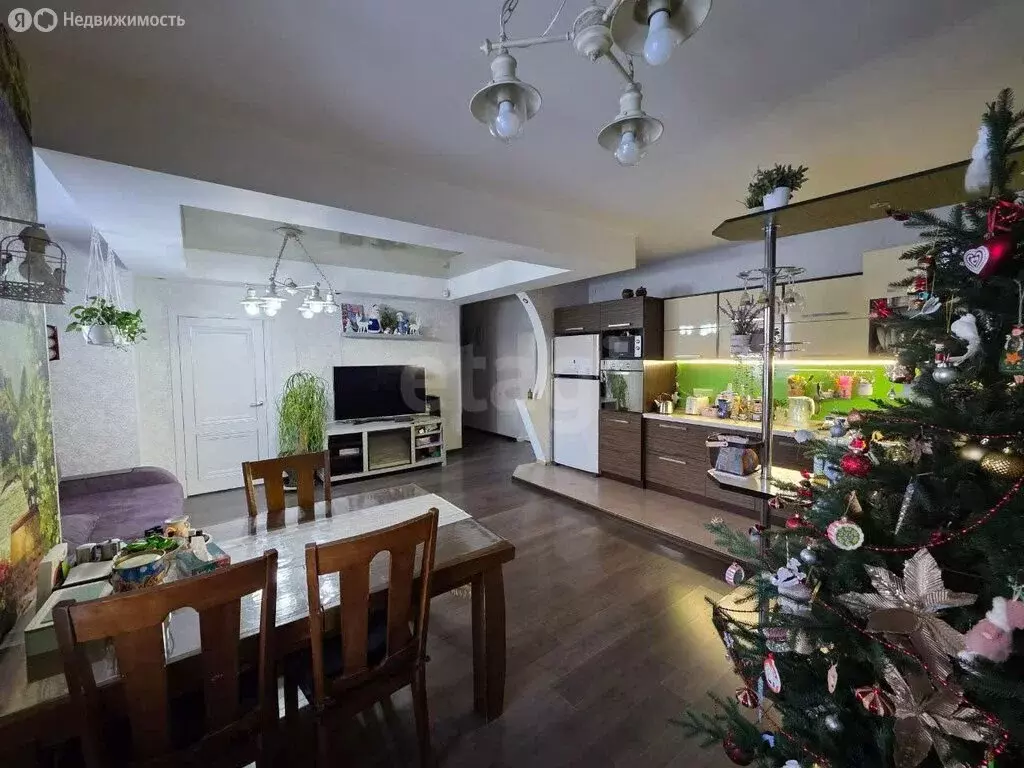 4-комнатная квартира: Горно-Алтайск, Алтайская улица, 3/1к2 (106.8 м) - Фото 1